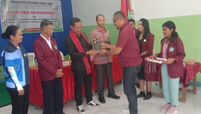 Mahasiswa Semester IV STIH CW Memberikan Edukasi Dengan Mengadakan Dialog Publik Hukum Lingkungan