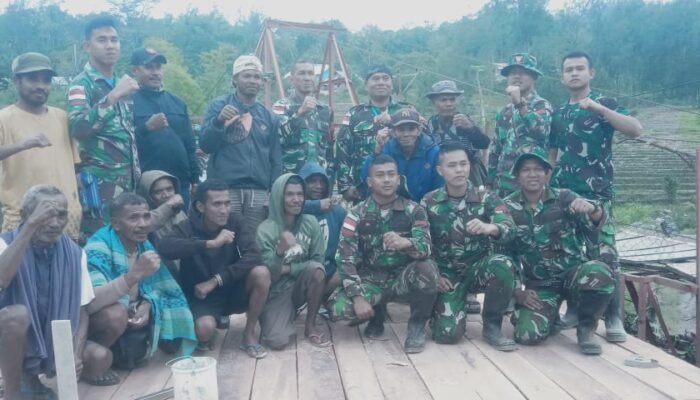 Pembangunan Jembatan Naga Sakti di Desa Noepesu TTU oleh Satgas Pen Yonkav 6/NK