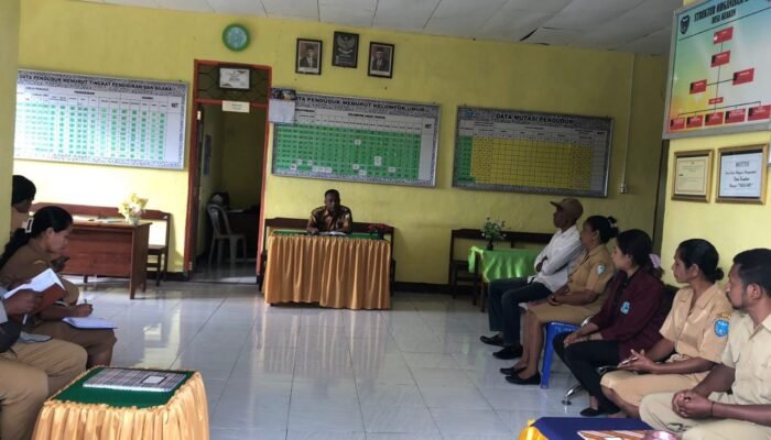 Kades Kuaken Komit Bersama Seluruh Aparat Desa Brieffing Tiap Pagi