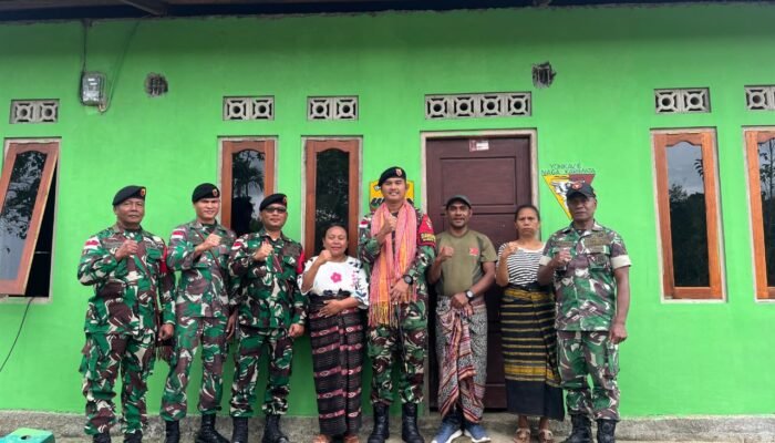 Tak Kenal Lelah, Yonkav 6/Naga Karimata Renovasi Rumah Warga di Perbatasan RI-RDTL