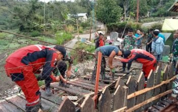 Bangun Jembatan Naga Karimata, Satgas Yonkav 6 Datangkan Tim Teknis Vertical Rescue Indonesia