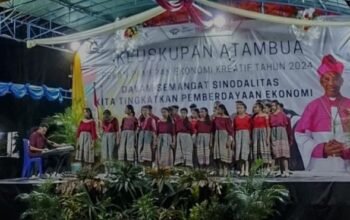 Diiringi Vos Amici De Estis, PS SMAK Trinitas Nenotun Meriahkan Pameran Ekonomi Kreatif Se-Keuskupan Atambua