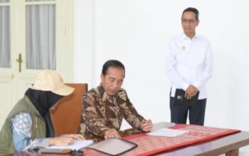 Presiden Jokowi Ikut Coklit Data Pemilih Pilkada 2024, Terdaftar di TPS 06 Kelurahan Gambir