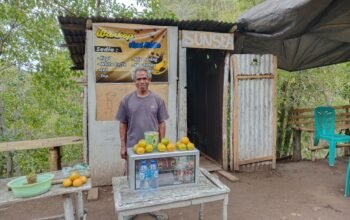 Baca Peluang Usaha, Warga Sunsea TTU Buka Warkop di Jalur Trans Pantura Wini