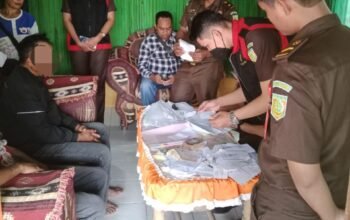 Jaksa Geledah Rumah Mantan Kades Nainaban TTU, Ini yang Ditemukan