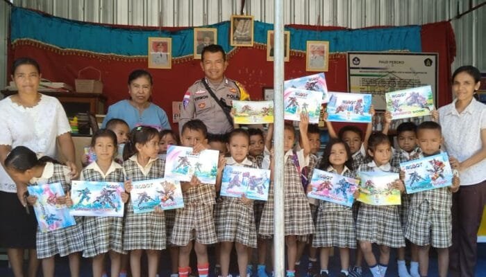 Bhabinkamtibmas Kefa Utara Polres TTU Dukung Pendidikan Anak PAUD
